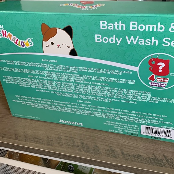 🆕- Squishmallow Bath Bomb & Body Wash Set with Surprise Charms Inside - Picture 3 of 3